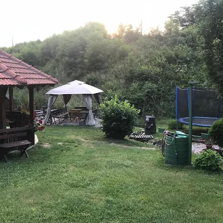 Etno Selo Trbovic מלון