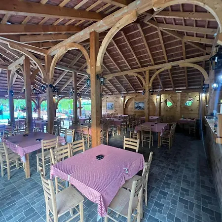 Etno Selo Trbovic 4* גורני מילנובץ