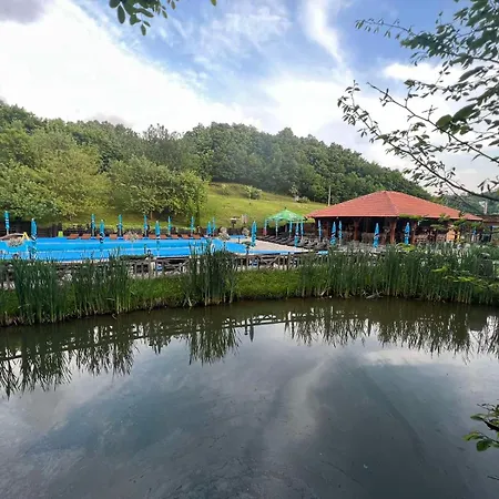 מלון Etno Selo Trbovic