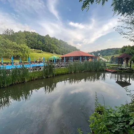 מלון Etno Selo Trbovic