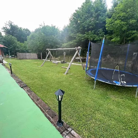 Etno Selo Trbovic מלון 4*