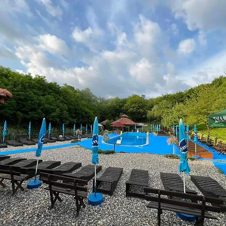 Etno Selo Trbovic מלון גורני מילנובץ